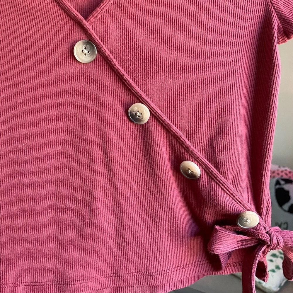 Cropped Top - Picture 3 of 5